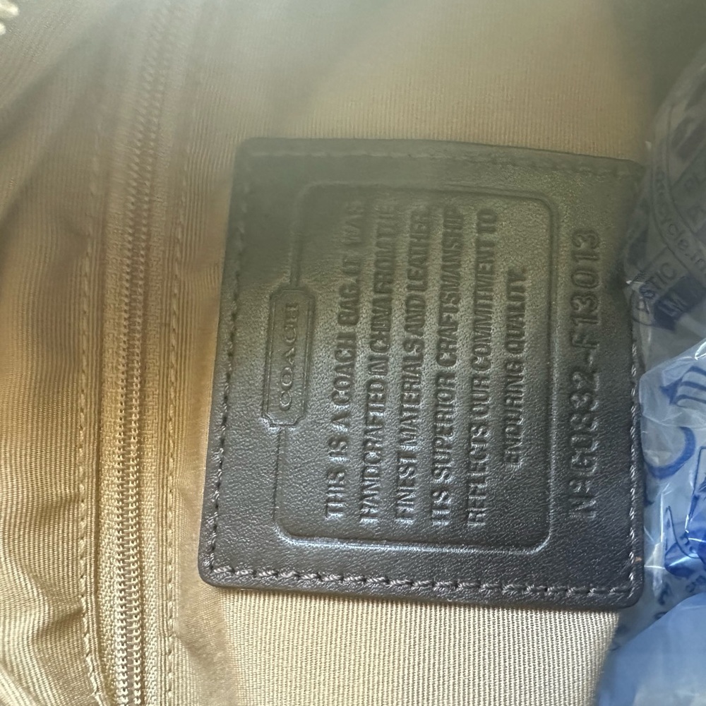 Coach Hobo style Signature fabric purse - Picture 9 of 9